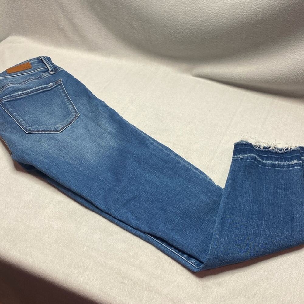 Abercrombie and Fitch blue jeans harper ankle size 00 W 24